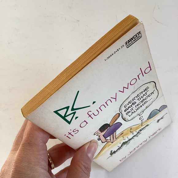 🛍️$5 Add-on🛍️ 1974 B.C. It’s a funny world comic book - Picture 2 of 5